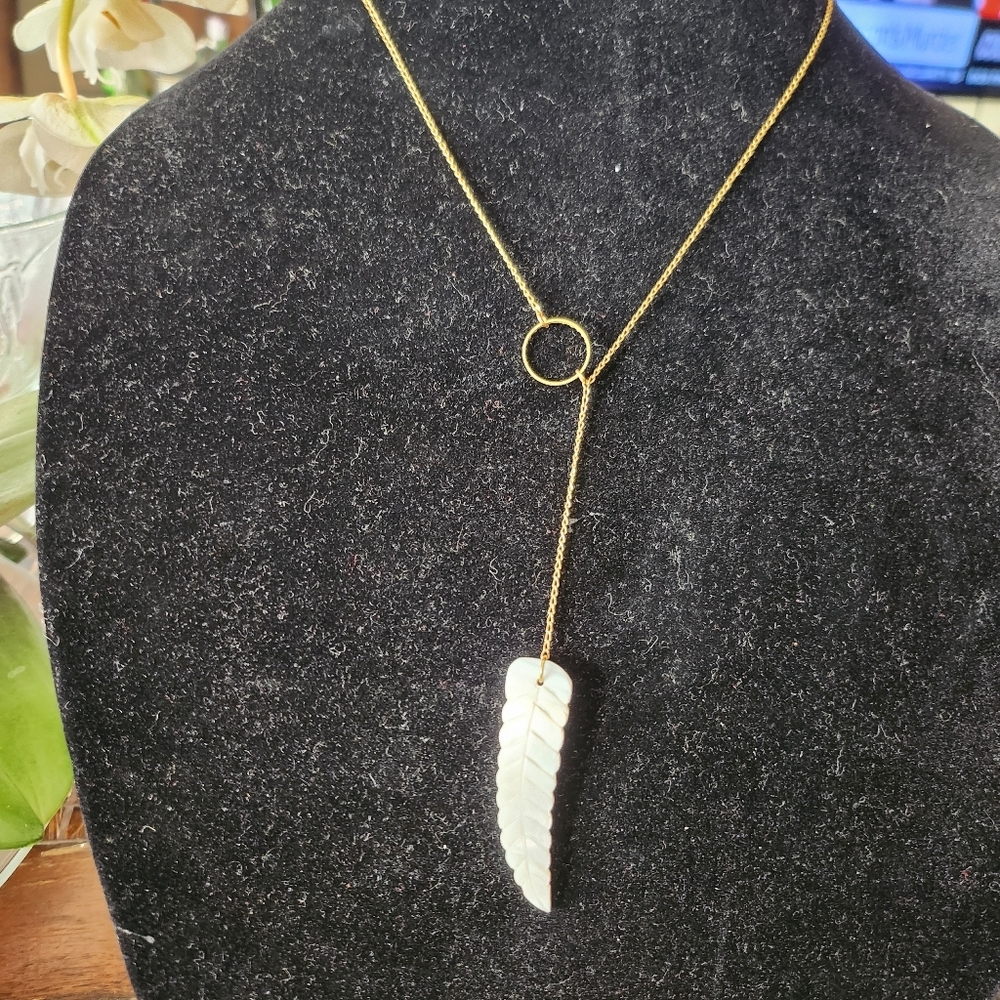 Gorgeous gold necklace with Pendant